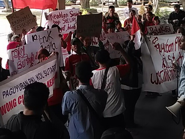 PKL Solo Minta Aturan Jam Operasional Dicabut