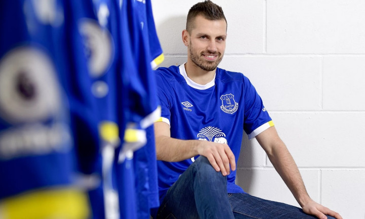 Alasan Schneiderlin Pilih Everton