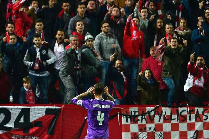 Sergio Ramos Geram dengan Perlakuan Suporter Sevilla