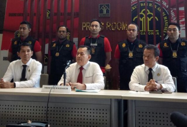 Direktur Penindakan dan Pengawasan Keimigrasian Ditjen Imigrasi Kementerian Hukum dan Hak Asasi Manusia, Yurod Saleh (tengah). Foto: MTVN/Meilikhah. 