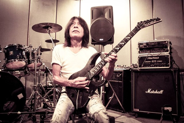 Ian Antono Kampanye Damai lewat Lagu