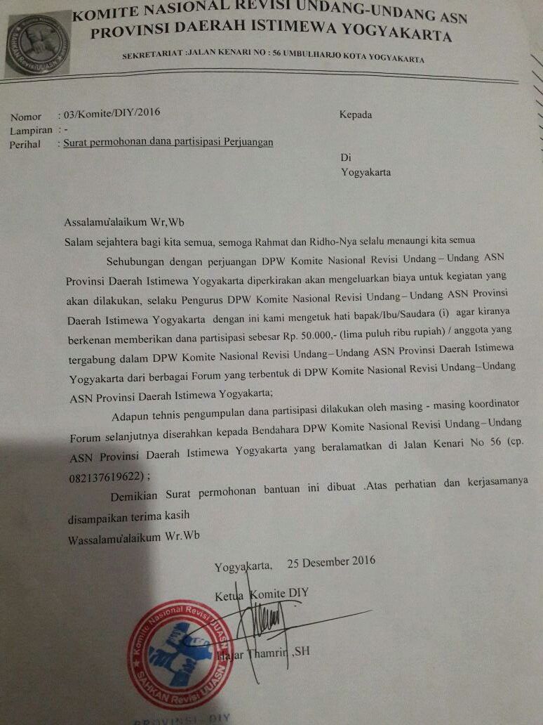 Surat berlogo Komite Nasional Perjuangan Revisi Undang-undang Aparatur Sipil Negara (ASN) berisi penarikan sumbangan bagi GTT-PTT dengan harapan menjadi ASN. (Metrotvnews.com/Ahmad Mustaqim)