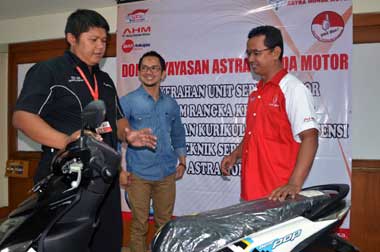 18 SMK Binaan Honda Terima Donasi Sepeda Motor