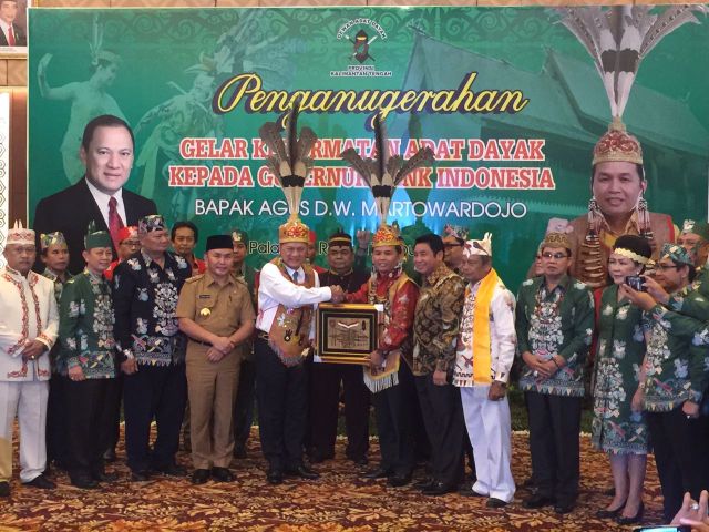 Gubernur BI Jadi Warga Kehormatan Masyarakat Dayak Kalteng