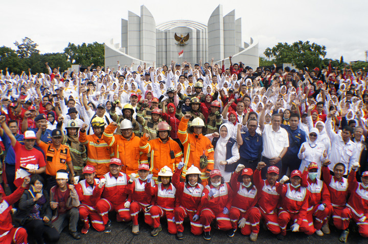 Relawan PMI Temu Akbar di Monumen Perjuangan Bandung