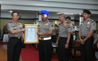 Polisi Pengungkap Kasus Perampokan Pulomas Diberi Penghargaan
