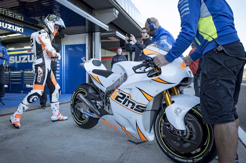 Alex Rins ingin tampil minimal menyamai performa Maverick Vinales. Michelin