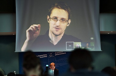 Snowden Diizinkan di Rusia Hingga Beberapa Tahun Lagi