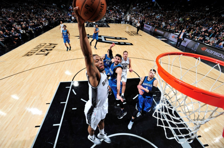 Kawhi Leonard Bawa Spurs Tumbangkan Timberwolves