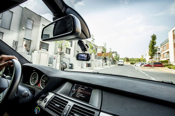 <i>Mounting</i> Pintar Ford untuk <i>Dashboard Camera</i>