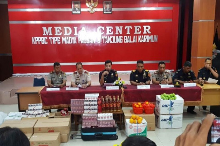 Bea Cukai Balai Karimun Ungkap Penyelundupan Rokok hingga Buah