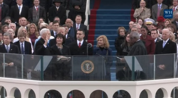 Mike Pence Diambil Sumpah sebagai Wapres AS