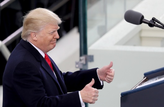 Trump Tanda Tangani Surat Eksekutif Terkait Obamacare