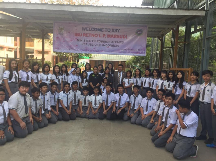 Menlu RI Sambangi Rakhine untuk Serahkan Bantuan