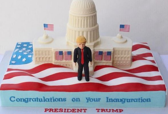 Kue dan Makan Siang Mewah Usai Pelantikan Trump