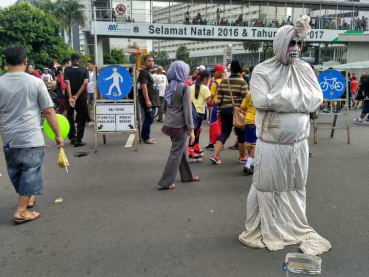 Cerita Mereka yang Rela Berkostum Hantu demi Rupiah