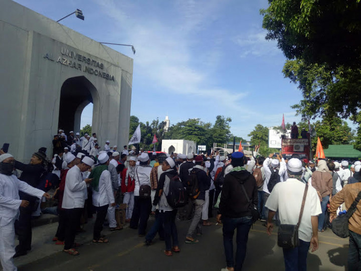 Massa FPI Bersiap Mengawal Pemeriksaan Rizieq