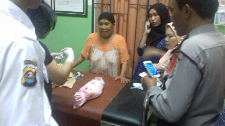 Warga Temukan Tas Berisi Bayi di SPBU
