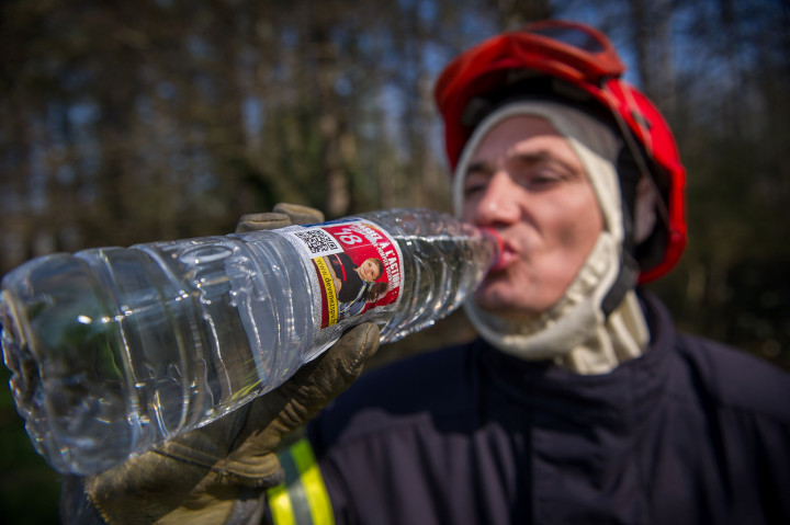 Drinking Water While Eating could Cause Digestive Problems