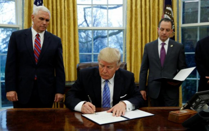 Trump Resmi Tarik AS dari TPP