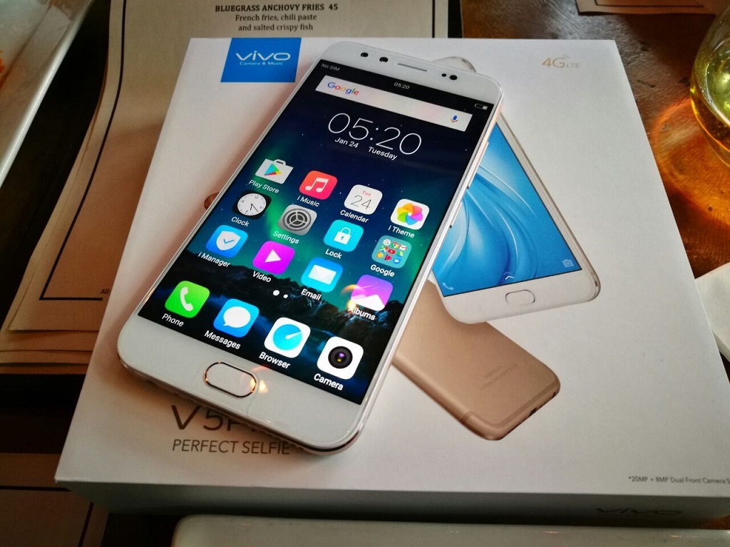 Tampilan Vivo V5 Plus. 
