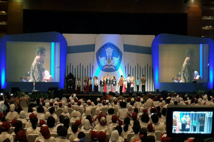 Jokowi Ingatkan Siswa Hati-hati Gunakan KIP