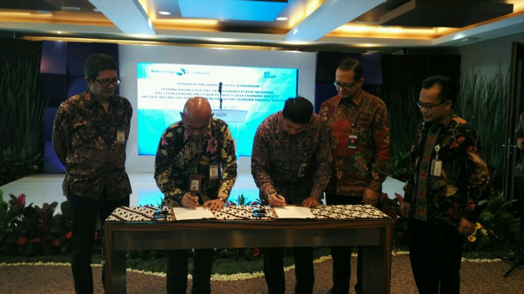 Indonesia Eximbank atau Lembaga Pembiayaan Ekspor Indonesia melakukan penandatanganan kerjasama dengan Badan Ekonomi Kreatif (Bekraf). MTVN/Dian Ihsan Siregar.