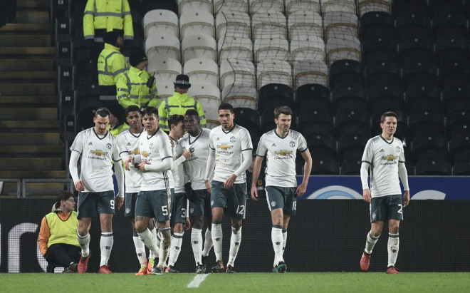 Para pemain Manchester United saat merayakan gol Paul Pogba ke gawang Hull City (Foto: AFP/Oli Scarff)