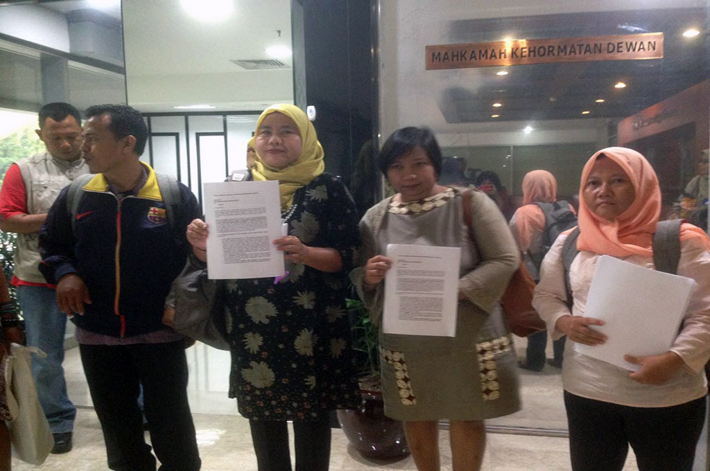 Koalisi Masyarakat Sipil untuk Perlindungan Buruh Migran Indonesia melaporkan Fahri Hamzah ke MKD -- MTVN/Desi Angriani 