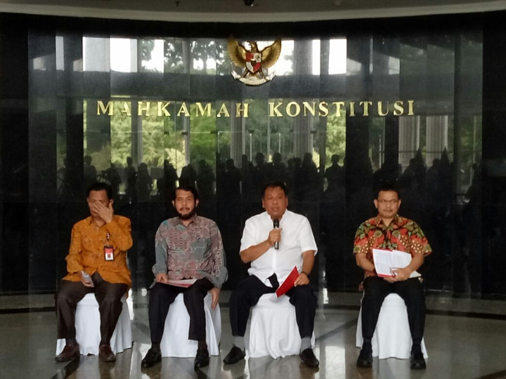Ketua MK takkan Mundur Hanya karena Patrialis