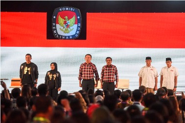 Turun dari Panggung, Ahok Menyalami Antasari Azhar