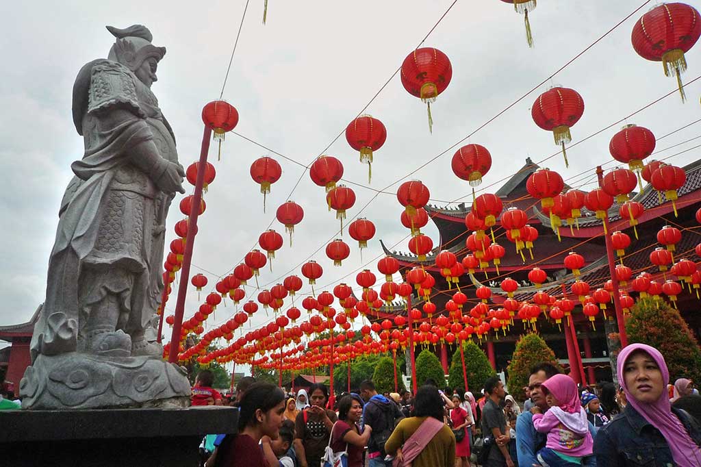 Wisatawan Serbu Kelenteng Sam Poo Kong