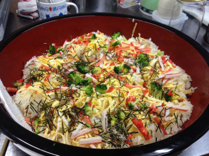 Chirashi Sushi, Hidangan Khas Jepang untuk Temani Malam Dingin