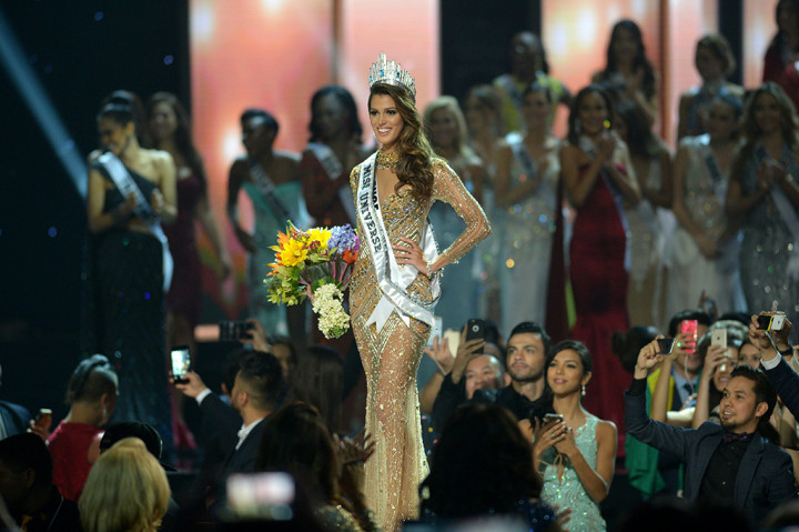 Miss Prancis Terpilih sebagai Miss Universe 2017