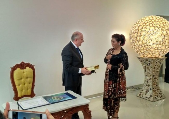 US Ambassador Meets Susi Pudjiastuti