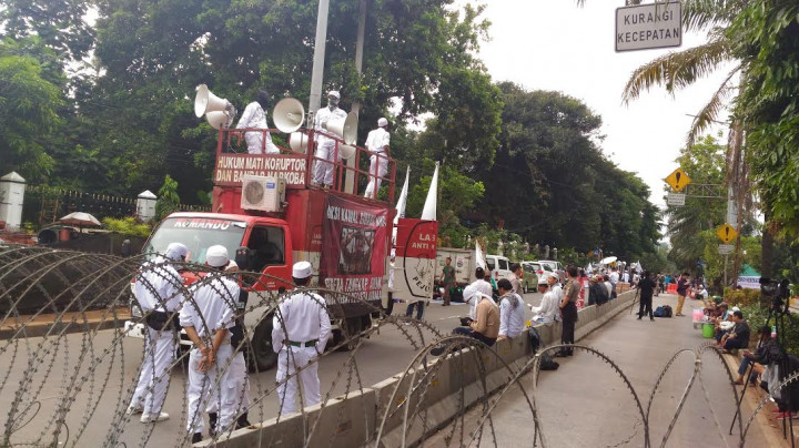 Orator Massa Kontra Ahok Ajak Kawal Pemeriksaan Rizieq
