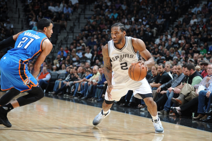Kawhi Leonard Pimpin Spurs Bungkam Thunder