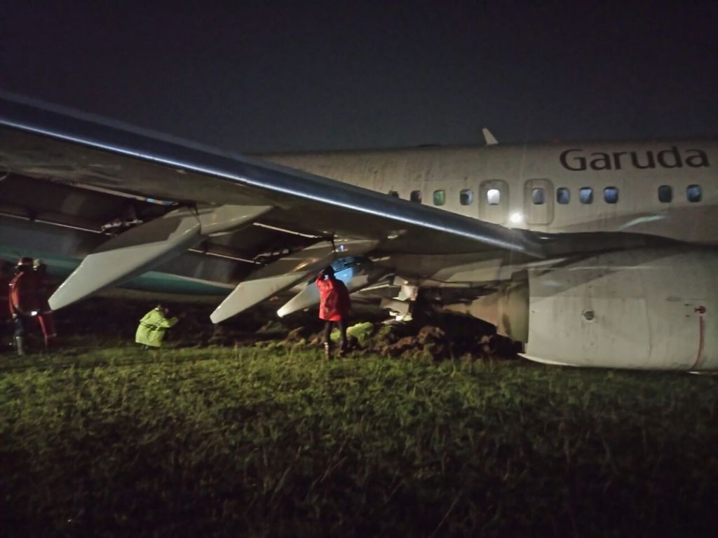 Pesawat Garuda Indonesia GA 258 tujuan Jakarta-Yogyakarta tergelincir di utara Runway Bandara Adisucipto Yogyakarta -- Foto: MTVN/ Patricia Vicka
