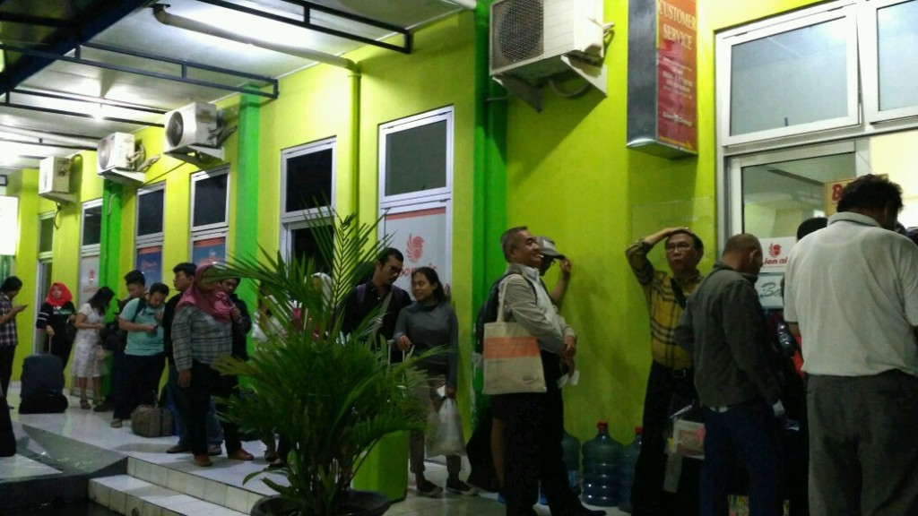 Antrean panjang penumpang di loket Bandara Adisucipto -- Foto: Metrotvnews.com/ Patricia Vicka