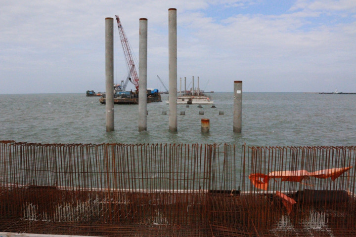 Pengembangan Proyek Pelabuhan Kuala Tanjung Tahap I Capai 70%