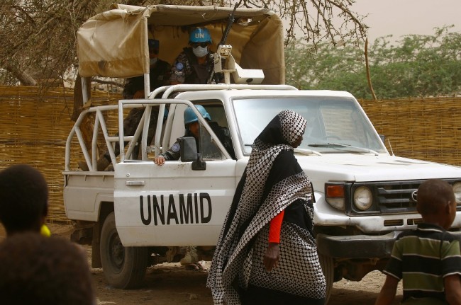 Mobil milik UNAMID di Sudan. (Foto: AFP)