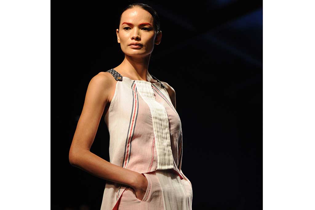 Anjali Lama, Transgender Pertama Tampil di LFW 2017