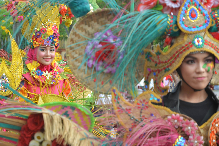 Tenun Troso Dipamerkan di Jepara Carnival 2017