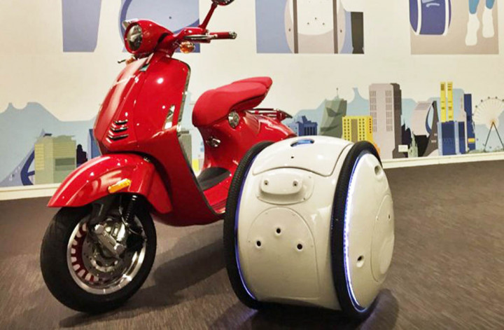 Piaggio Kembangkan Robot Bagasi yang Unik
