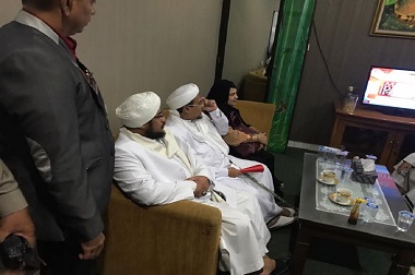 Lewat 2 Jam, Rizieq Shihab Belum Muncul di Mapolda Jabar