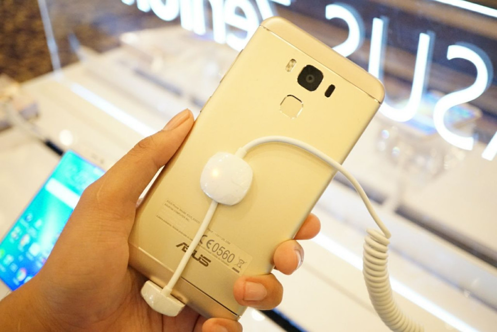 ZenFone 3 Max 5,5 ZC553KL tampak belakang