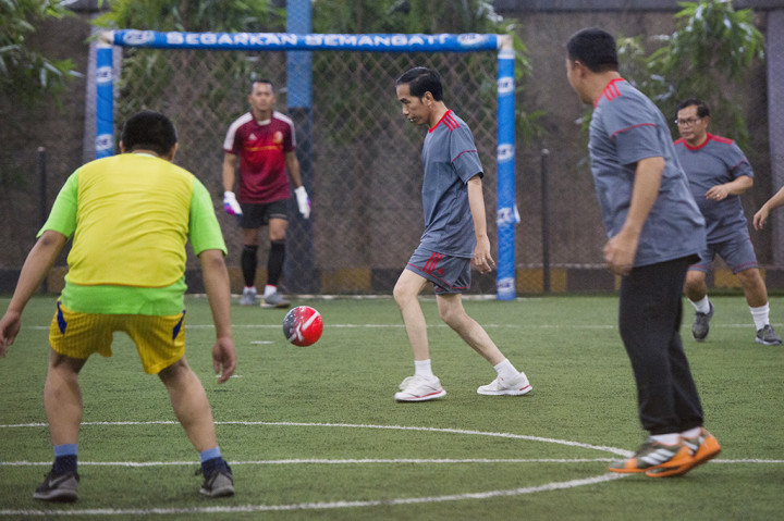 Jokowi Main Futsal vs Wartawan Istana