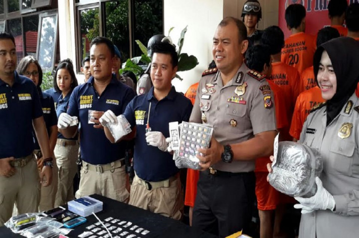 Polisi Buru Pengedar Ganja Sintetis di Puncak