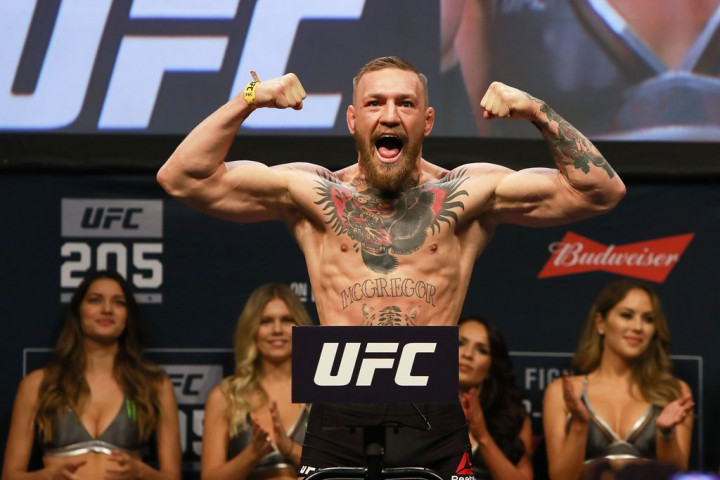 Latihan Tinju, McGregor Serius Tantang Mayweather