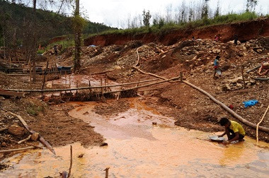 Lima Penambang Emas Tewas Tertimbun Tanah Galian